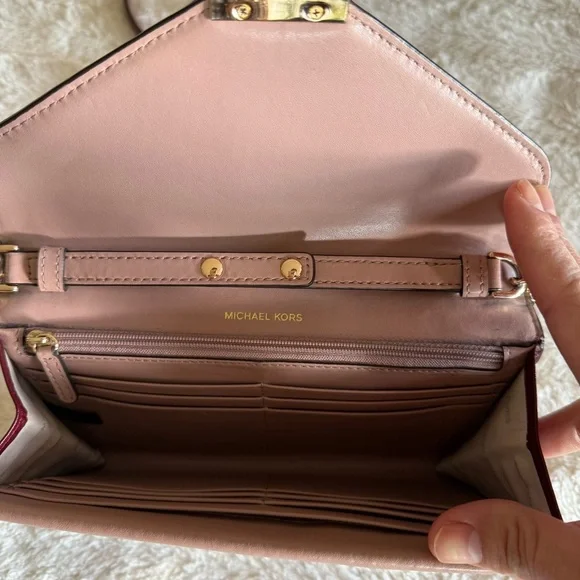 ⭐️Michael Kors Burgundy crossbody chain Bag - Picture 5 of 6